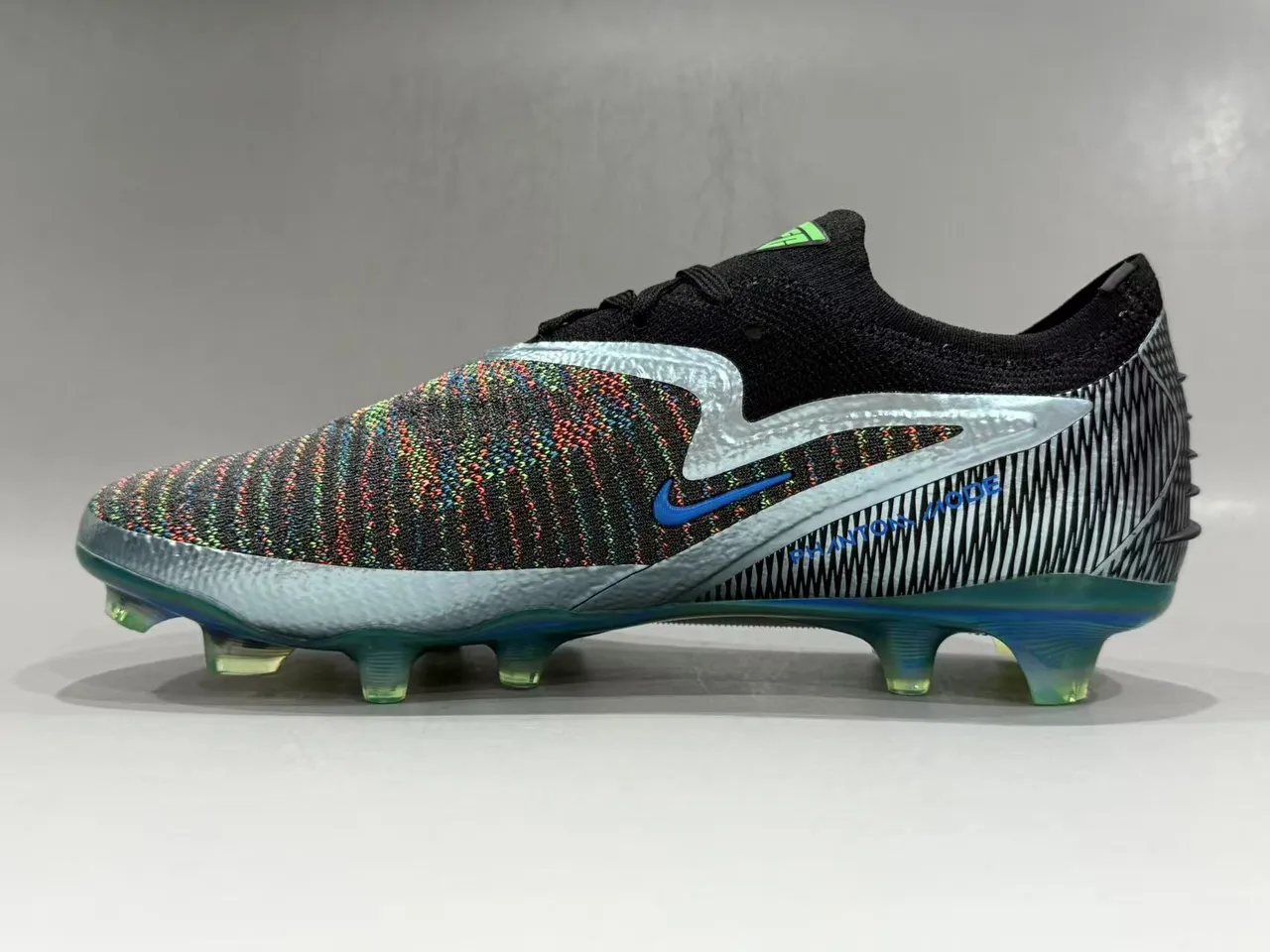Nike Multicolor Black Flyknit Upper Iridescent Holographic Sole Firm-Ground Soccer Shoes 9