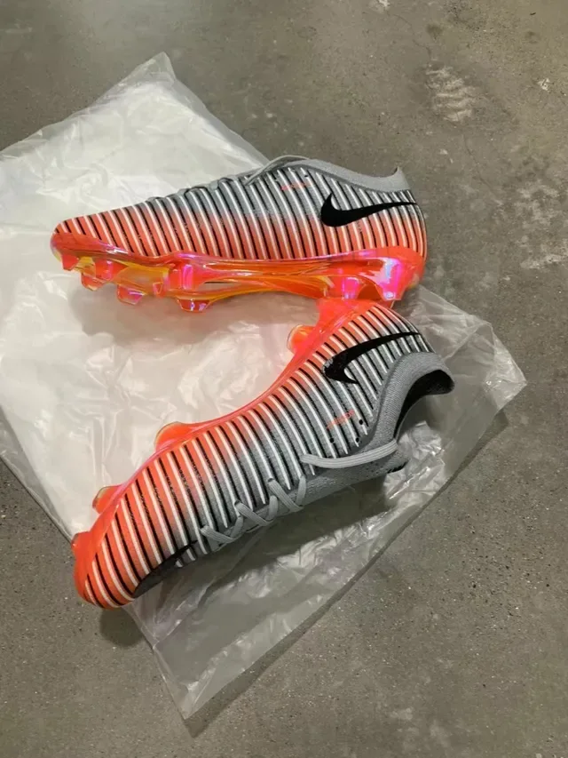 Nike Chaussures de football orange gris rayées Flyknit upper col avec ajustement dynamique pour terrain ferme 2