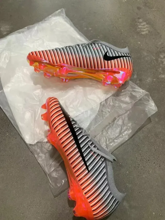 Nike Chaussures de football orange gris rayées Flyknit upper col avec ajustement dynamique pour terrain ferme 3