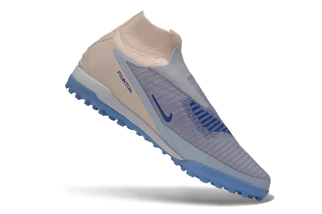 Nike Phantom GT Beige Azul Zapatos de fútbol con construcción de upper en knit ajustable para turf 12