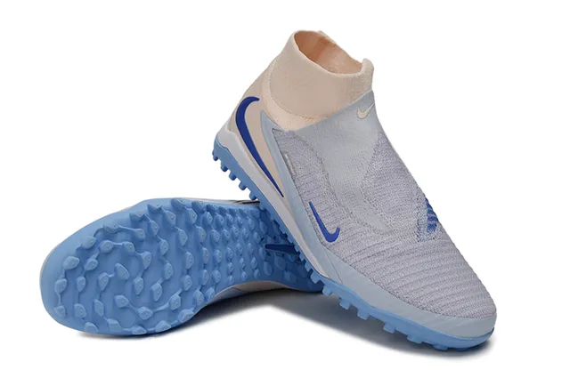 Nike Phantom GT Beige Azul Zapatos de fútbol con construcción de upper en knit ajustable para turf 14