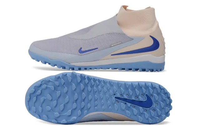 Nike Phantom GT Beige Azul Zapatos de fútbol con construcción de upper en knit ajustable para turf 17