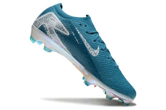 Nike Phantom GT নীল রূপালি কিনিট উপরের অংশ ইরিডিসেন্ট সোল ফার্ম-গ্রাউন্ড সকার জুতা 2