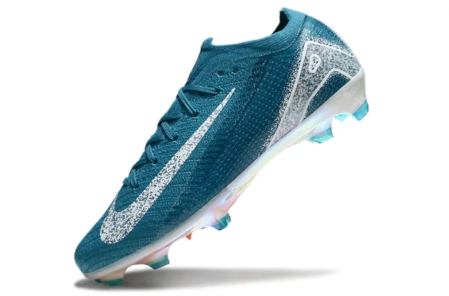 Nike Phantom GT নীল রূপালি কিনিট উপরের অংশ ইরিডিসেন্ট সোল ফার্ম-গ্রাউন্ড সকার জুতা 3