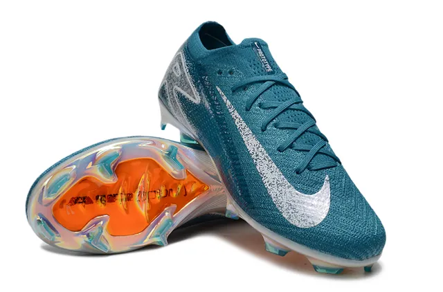 Nike Phantom GT নীল রূপালি কিনিট উপরের অংশ ইরিডিসেন্ট সোল ফার্ম-গ্রাউন্ড সকার জুতা 4