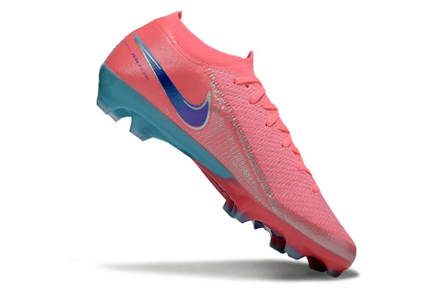 Nike গোলাপি নীল বোনা উপর নিম্ন-কাট কলার ফার্ম-গ্রাউন্ড সকার জুতো 2