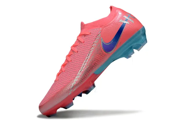 Nike গোলাপি নীল বোনা উপর নিম্ন-কাট কলার ফার্ম-গ্রাউন্ড সকার জুতো 3