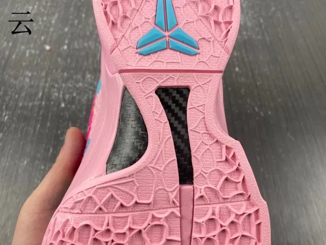 Nike Pink Blue Low-Top Silhouette Textured Floral-Patterned Upper Basketball Shoes 5