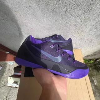 Nike 紫黑色低帮轮廓活力外底篮球鞋