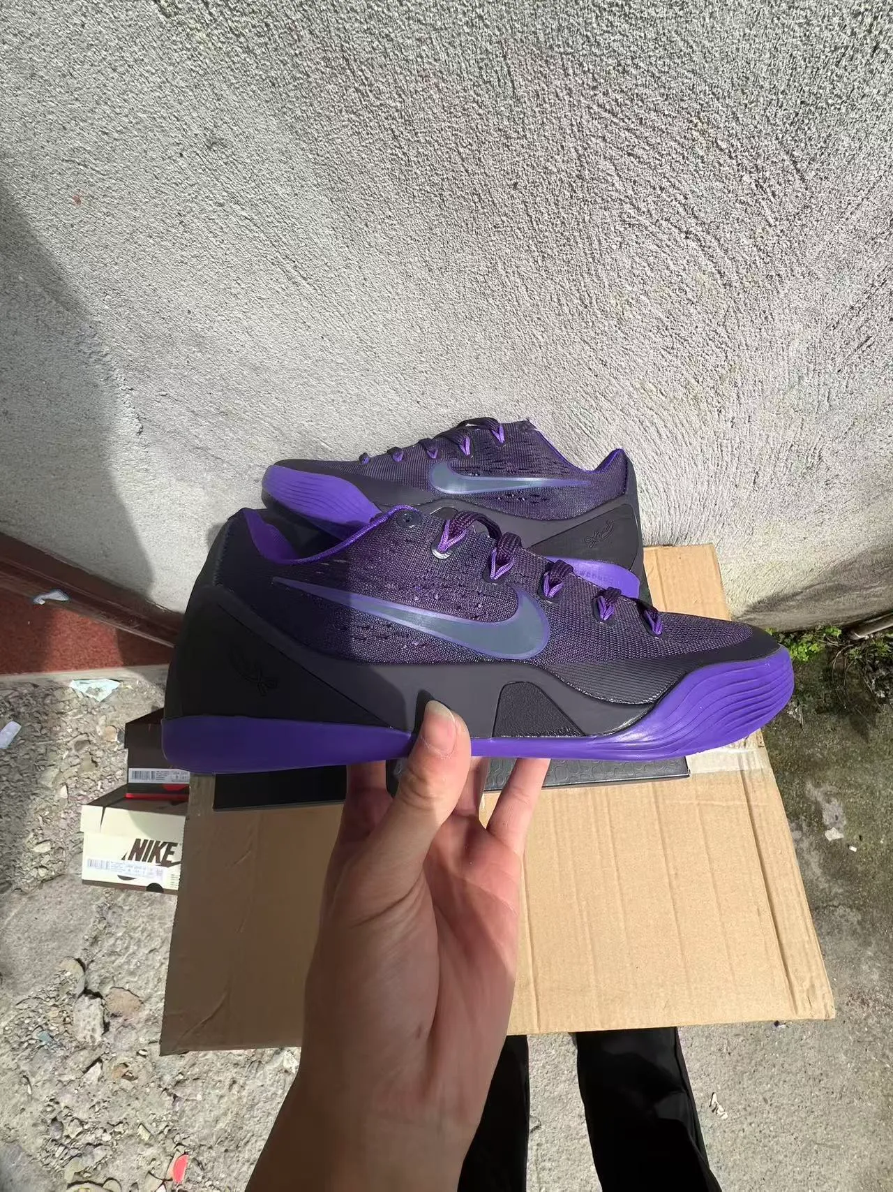 Nike Purple Black Low-Top Silhouette Vibrant Outsole Basketball Shoes 7