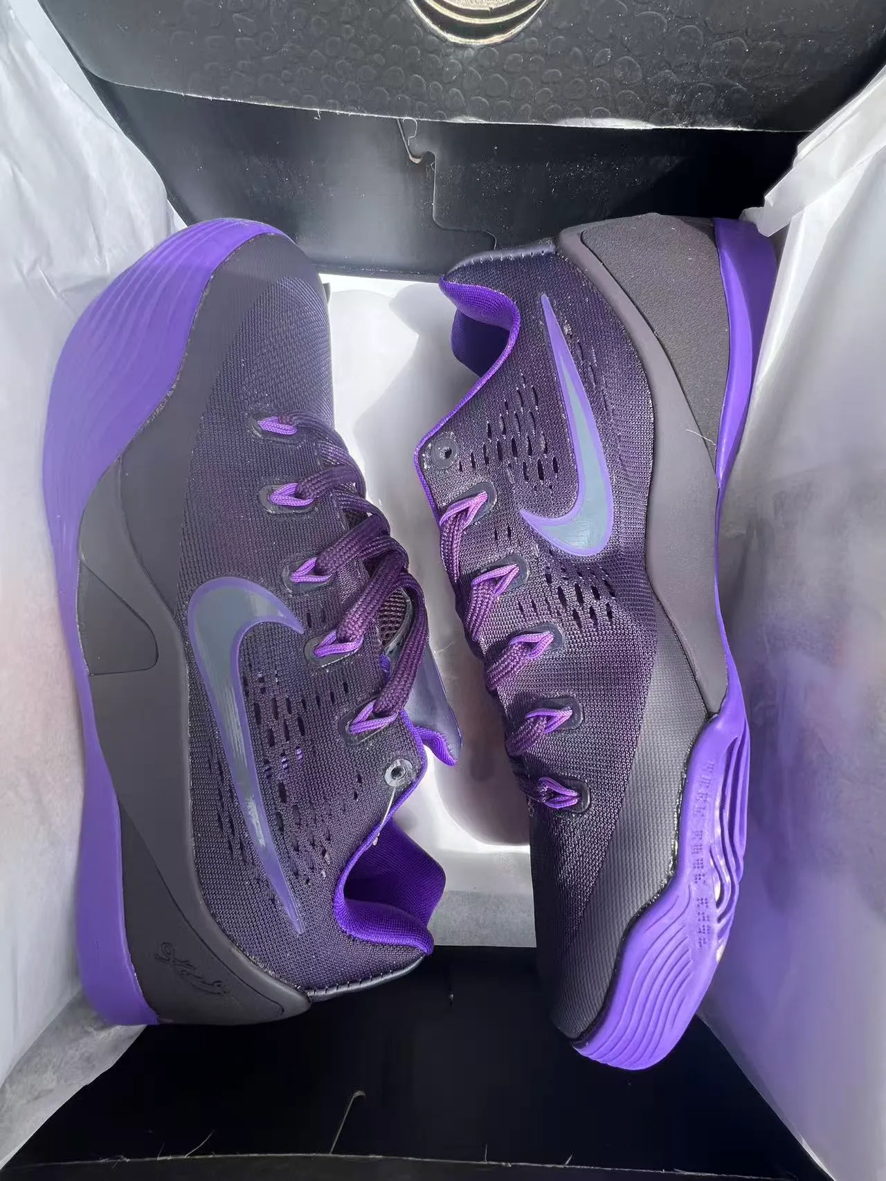 Nike Purple Black Low-Top Silhouette Vibrant Outsole Basketball Shoes 9