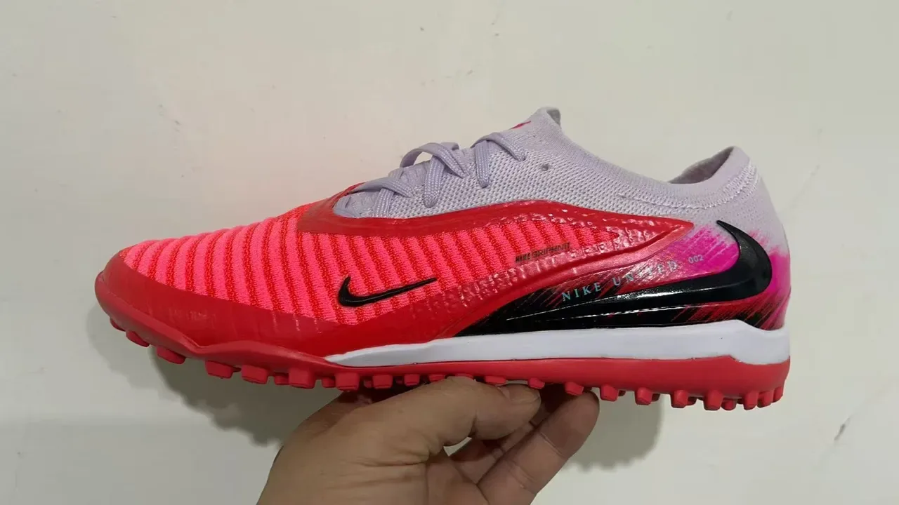 Nike Red Pink Low-Cut Knit Upper Ribbed Synthetic Forefoot Overlay Turf Soccer Shoes 2