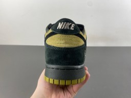 Nike SB Dunk Low Chaussures de Skateboard Vert Foncé et Jaune Moutarde 4