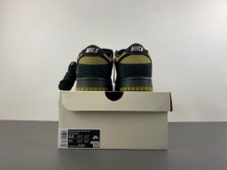Nike SB Dunk Low Chaussures de Skateboard Vert Foncé et Jaune Moutarde 17