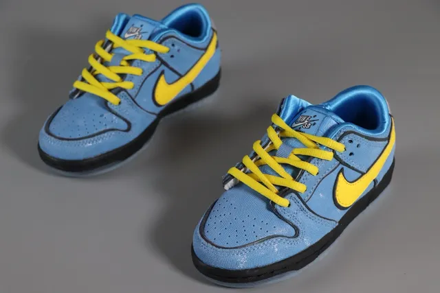Nike SB Dunk Low Chaussures de Skateboard Vert Néon Noir 7