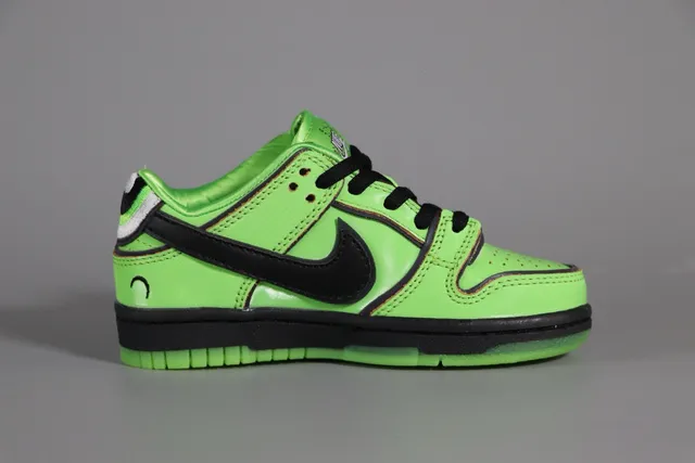 Nike SB Dunk Low Chaussures de Skateboard Vert Néon Noir 12