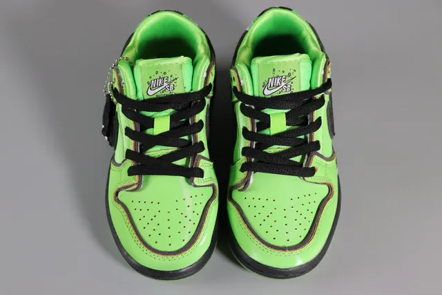 Nike SB Dunk Low Chaussures de Skateboard Vert Néon Noir 15
