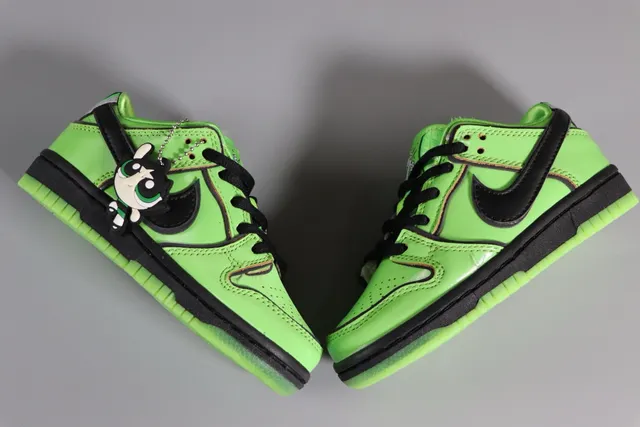 Nike SB Dunk Low Chaussures de Skateboard Vert Néon Noir 18