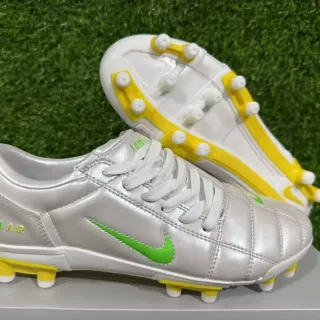 Nike Silver Green تيشة جلد مخطط إنهاء معدني Firm-Ground أحذية كرة القدم