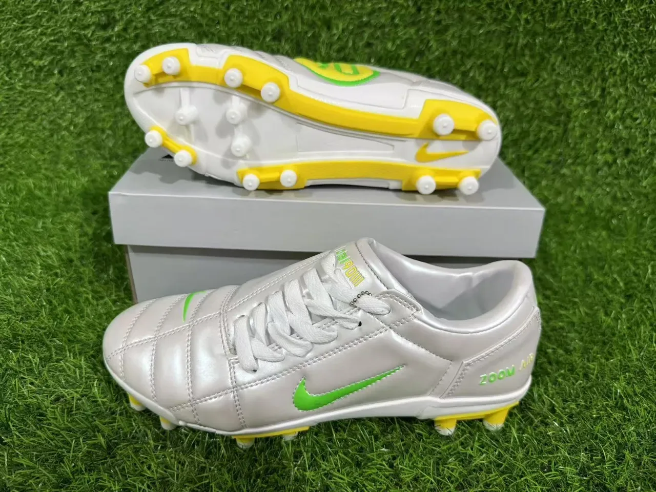 Nike Silver Green تيشة جلد مخطط إنهاء معدني Firm-Ground أحذية كرة القدم 6