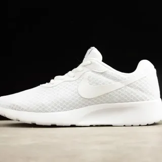 Nike Tanjun 白色生活方式运动鞋