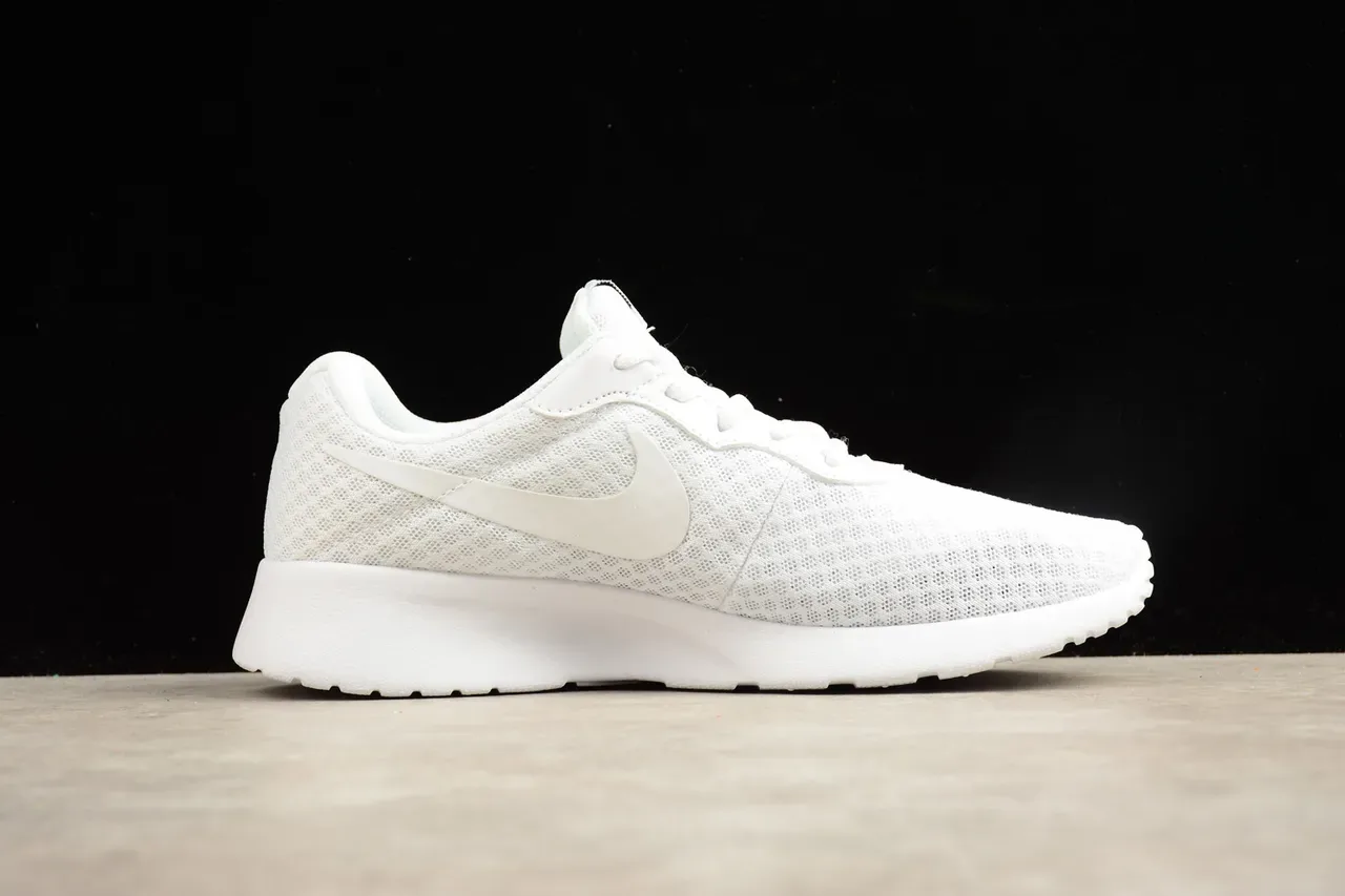 Nike Tanjun White Lifestyle Sneakers 5