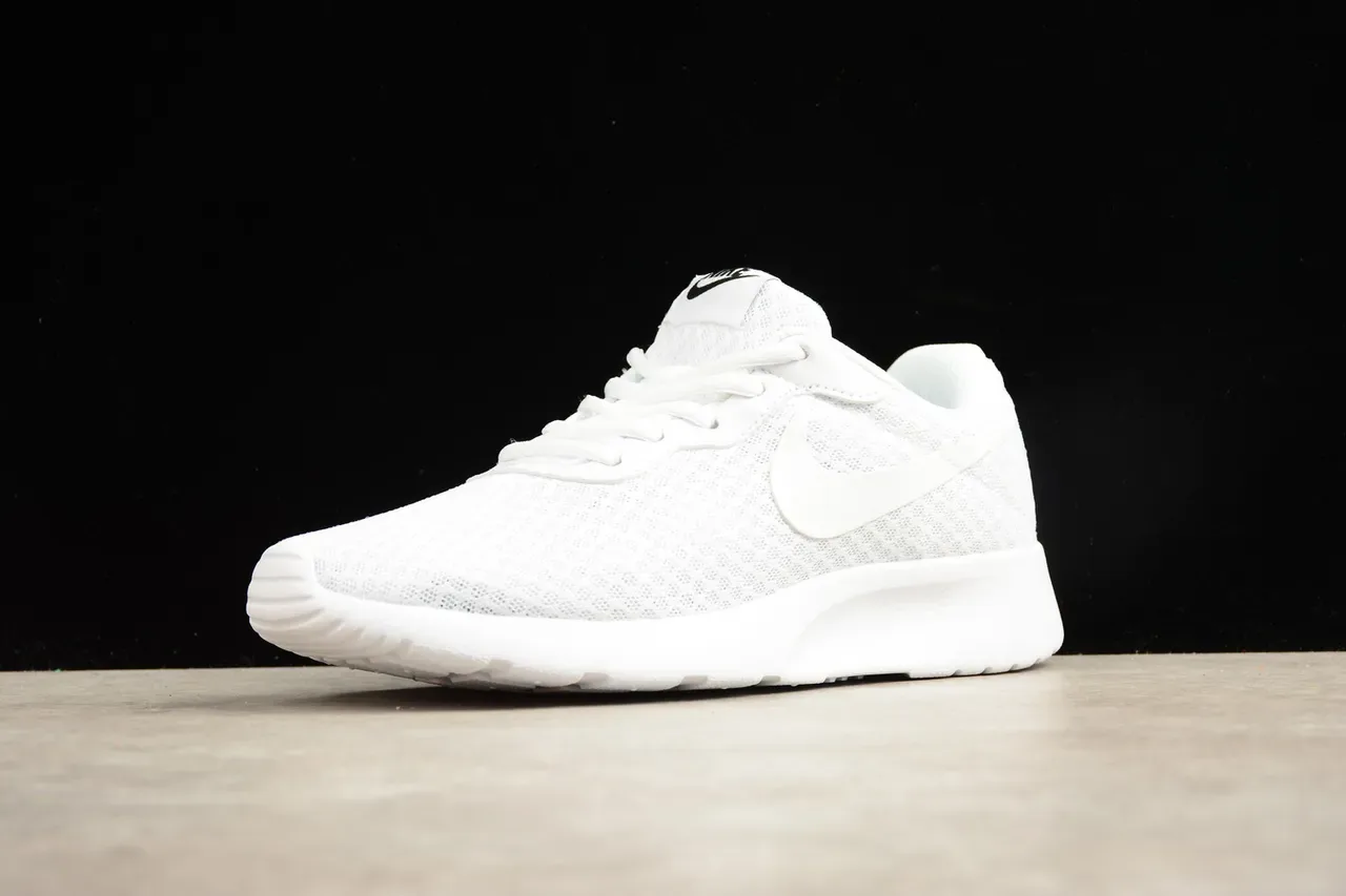 Nike Tanjun White Lifestyle Sneakers 6