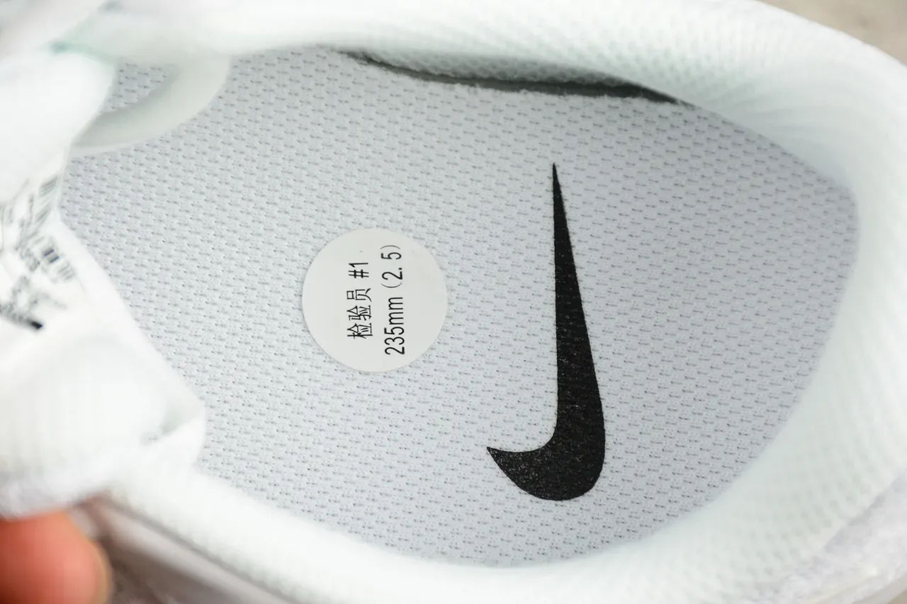 Nike Tanjun White Lifestyle Sneakers 8