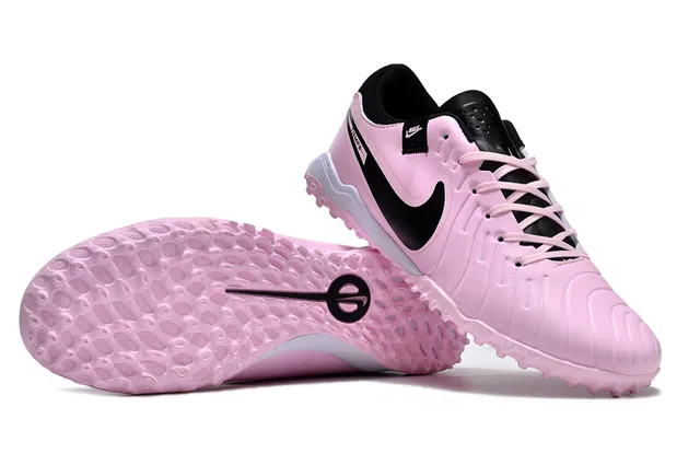 Nike Tiempo chaussures de football turf en cuir synthétique rose et noir, semelle moulée 5