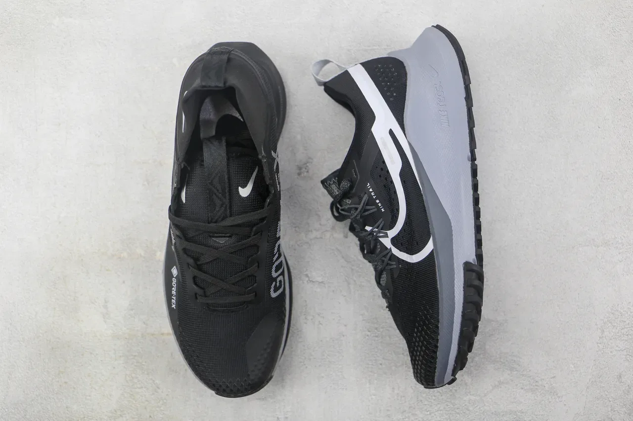 Nike Trail Black Gray Engineered Mesh Upper React Foam Midsole Running Shoes 3