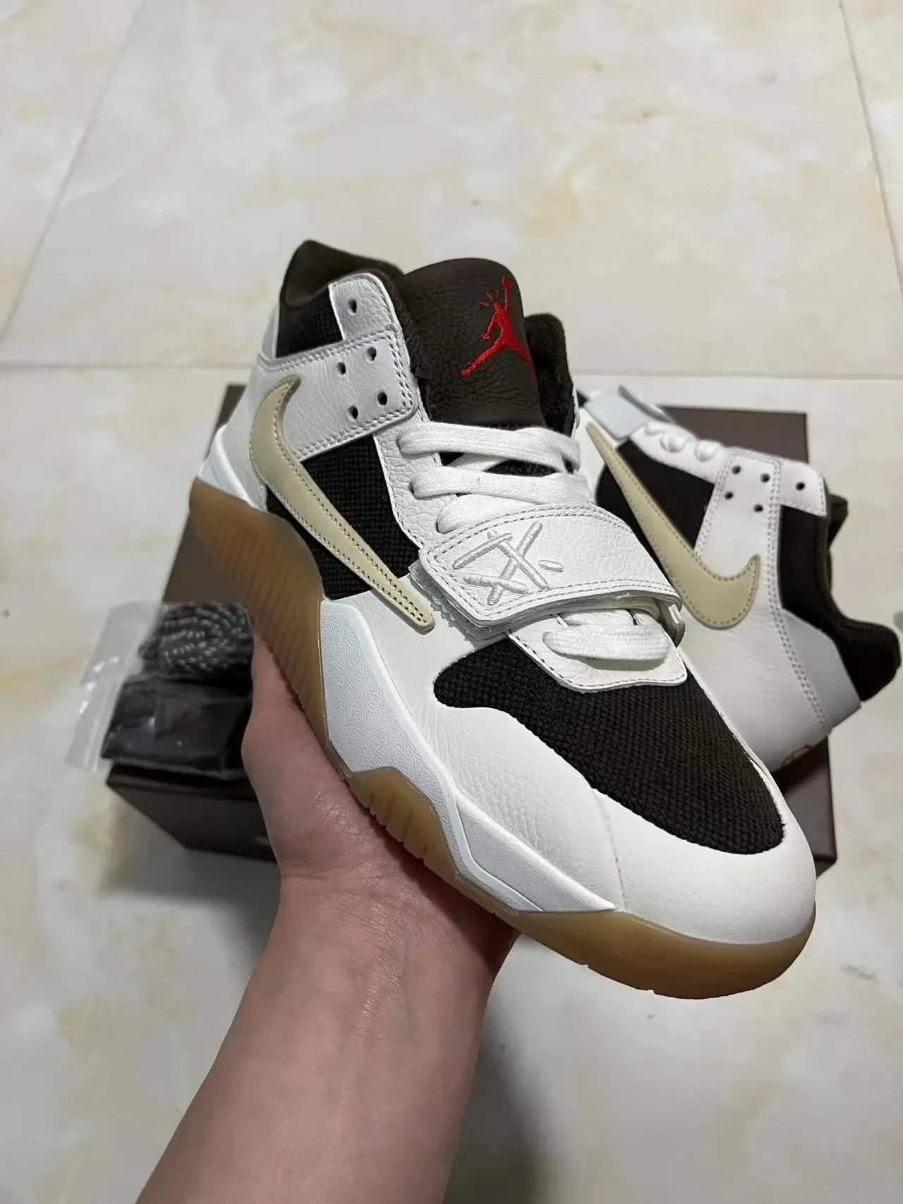 Nike White Black Low-Top Strapped Lifestyle Sneakers 2