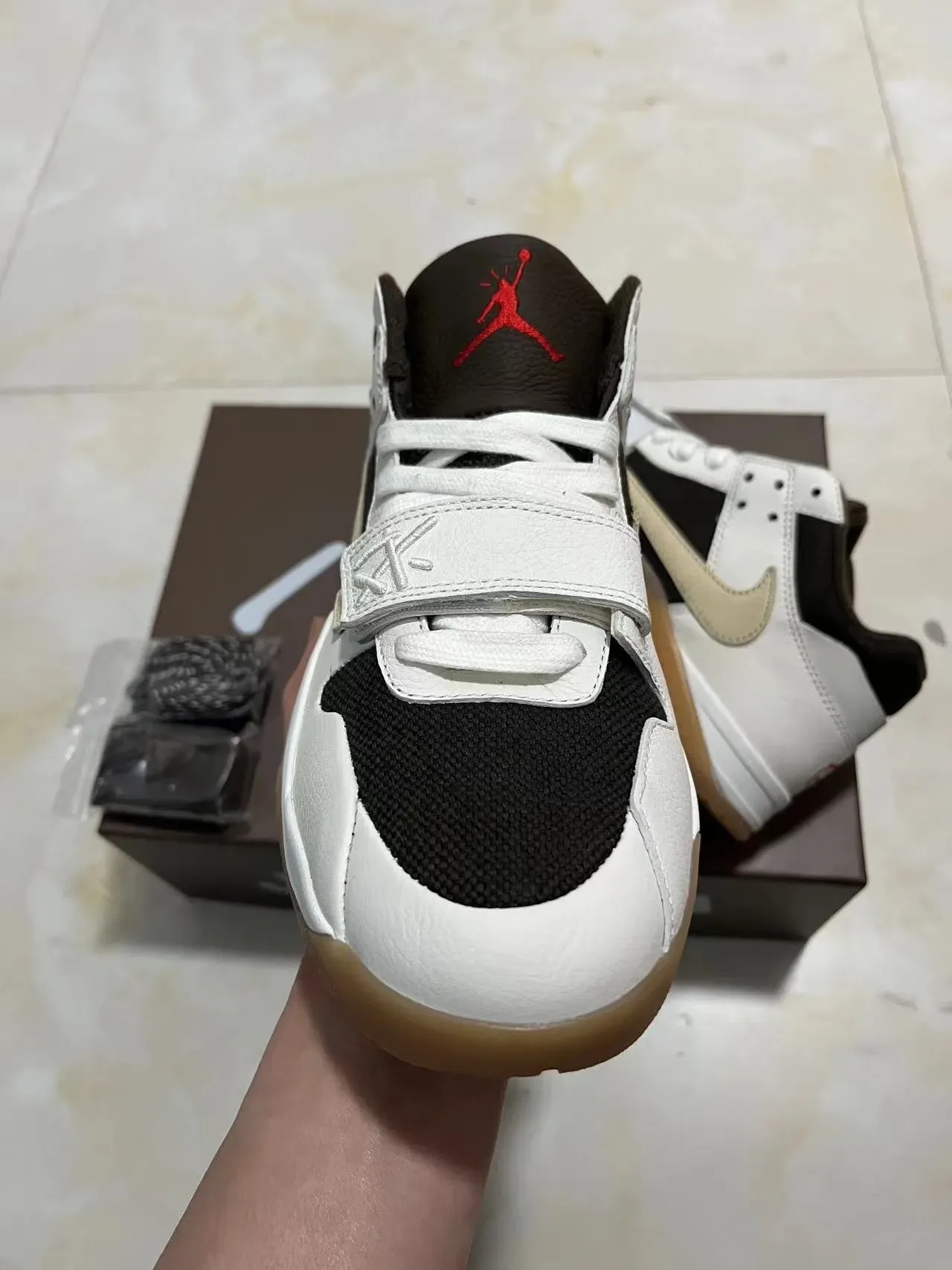 Nike White Black Low-Top Strapped Lifestyle Sneakers 3