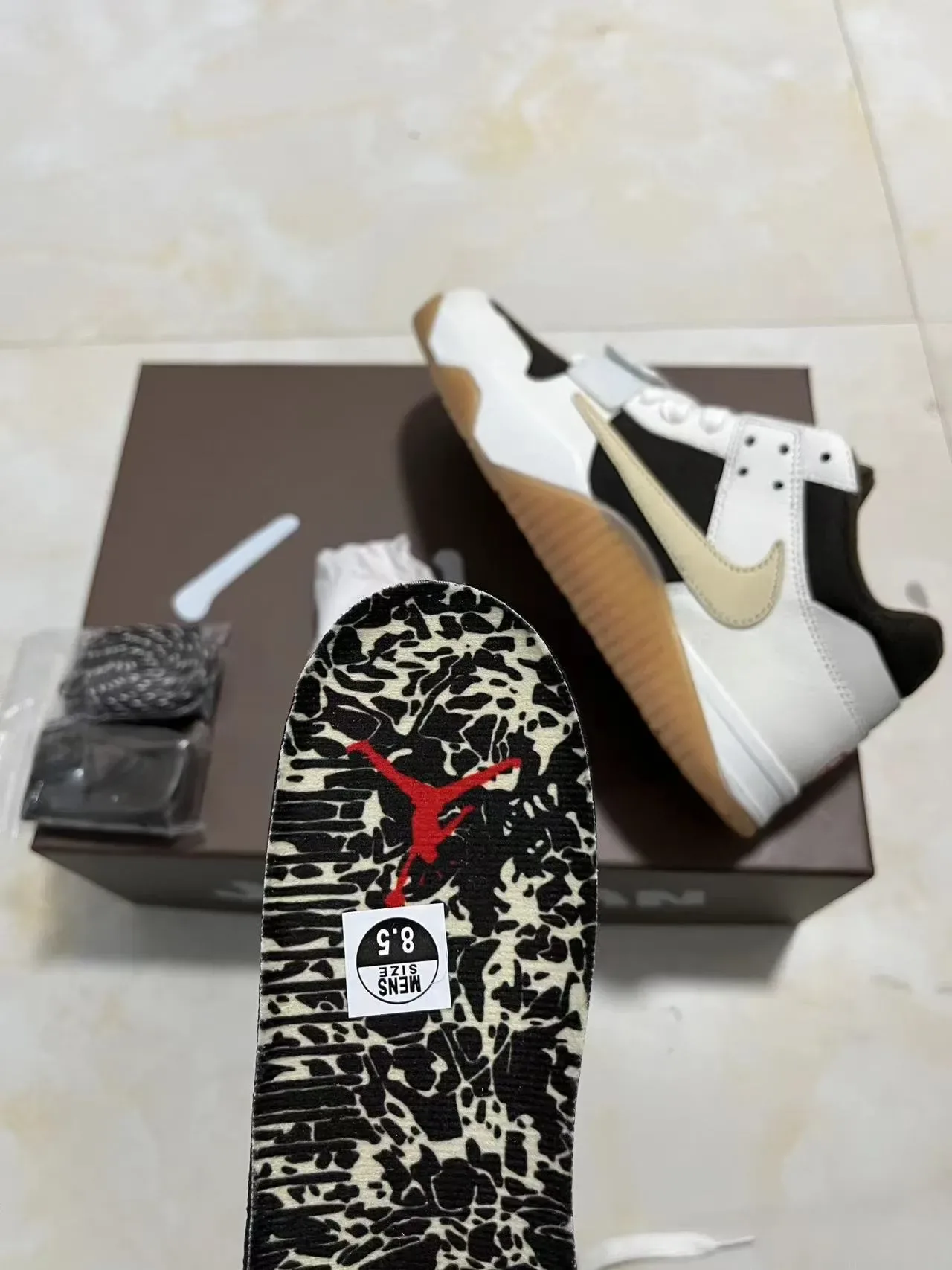 Nike White Black Low-Top Strapped Lifestyle Sneakers 9