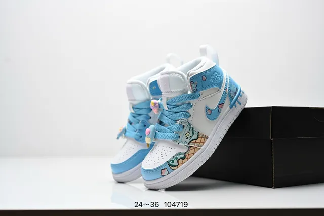 Nike Chaussures de Basketball Blanches Bleues Hautes à Impression Graphique 2