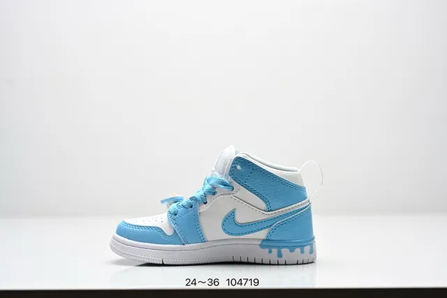 Nike Chaussures de Basketball Blanches Bleues Hautes à Impression Graphique 3