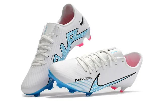 Nike Blanc Bleu Bas de Coupe Synthétique Haut Motif Géométrique Texturé Semelle Firme Chaussures de Football 2