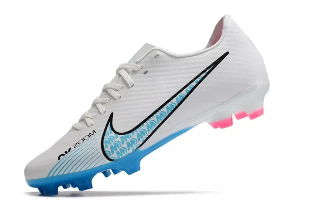 Nike Blanc Bleu Bas de Coupe Synthétique Haut Motif Géométrique Texturé Semelle Firme Chaussures de Football 4