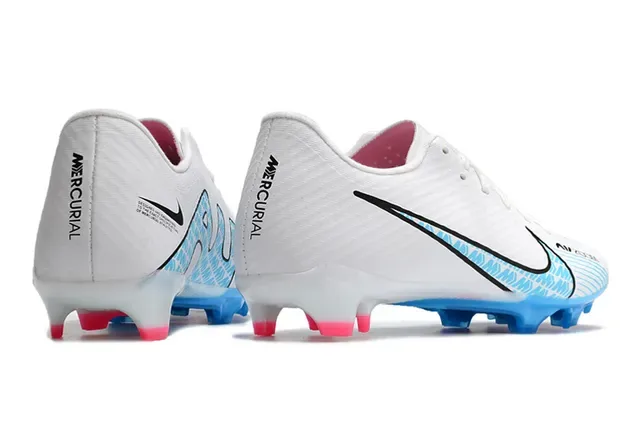 Nike Blanc Bleu Bas de Coupe Synthétique Haut Motif Géométrique Texturé Semelle Firme Chaussures de Football 7