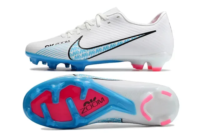 Nike Blanc Bleu Bas de Coupe Synthétique Haut Motif Géométrique Texturé Semelle Firme Chaussures de Football 9
