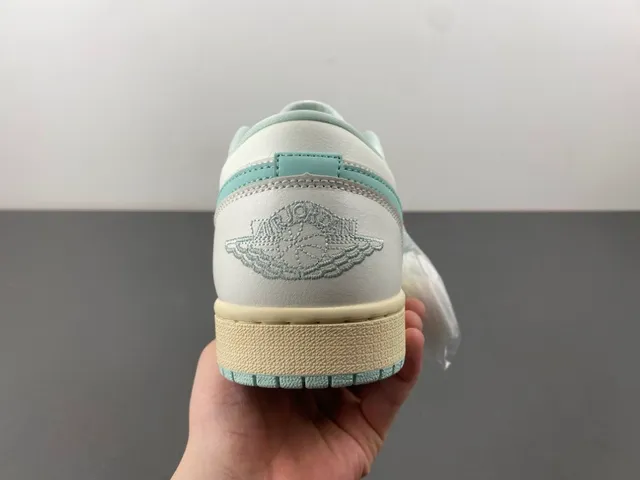 Nike White Blue Low-Top Cupsole Lifestyle Sneakers 4