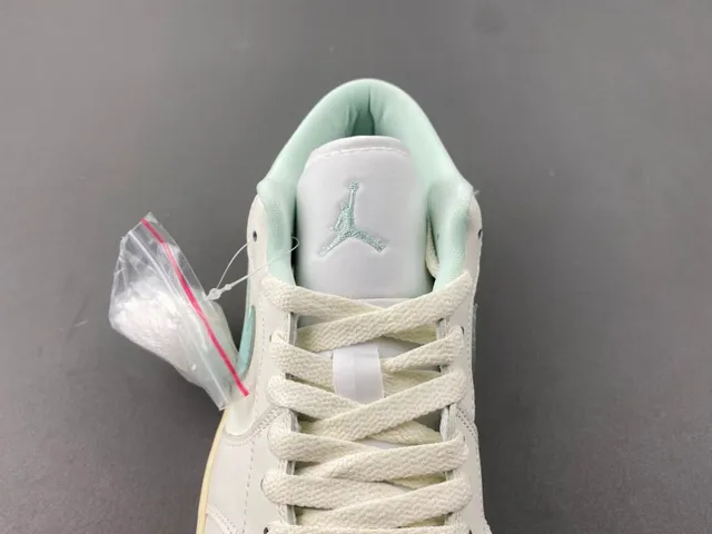 Nike White Blue Low-Top Cupsole Lifestyle Sneakers 6