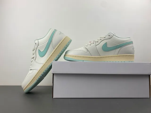 Nike White Blue Low-Top Cupsole Lifestyle Sneakers 13