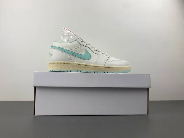 Nike White Blue Low-Top Cupsole Lifestyle Sneakers 14