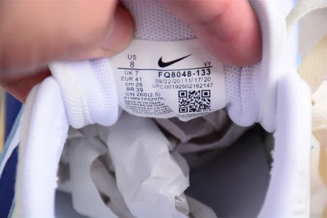 Nike White Blue Low-Top Silhouette Layered Upper Lifestyle Sneakers 3