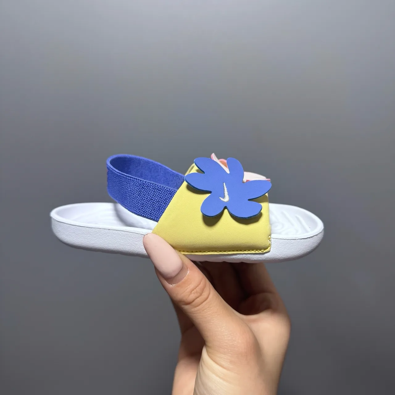 Nike White Blue One-Strap Slide Molded Footbed Slippers 24