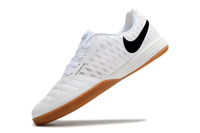 Nike Blanc Marron Mesh Engineered Haut Noir Swoosh Marque Chaussures de soccer indoor 3