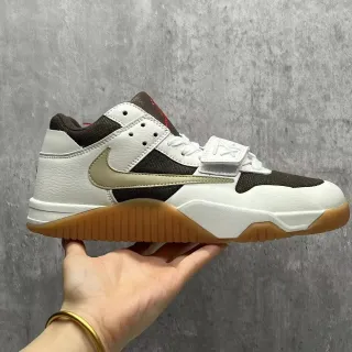 Nike White Brown Low-Top Strapped Closure Lifestyle Sneakers