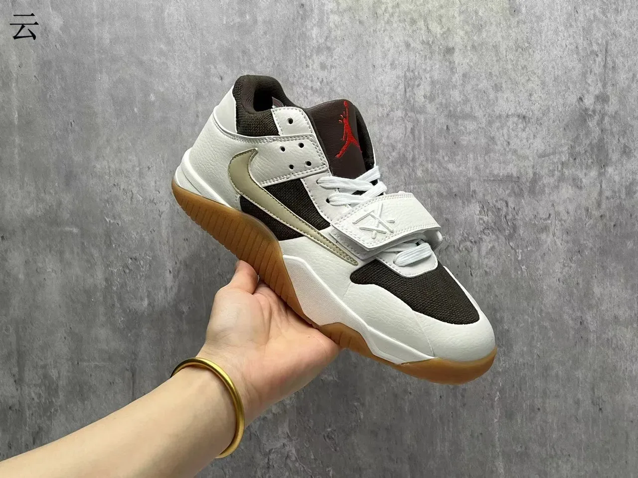 Nike White Brown Low-Top Strapped Closure Lifestyle Sneakers 3