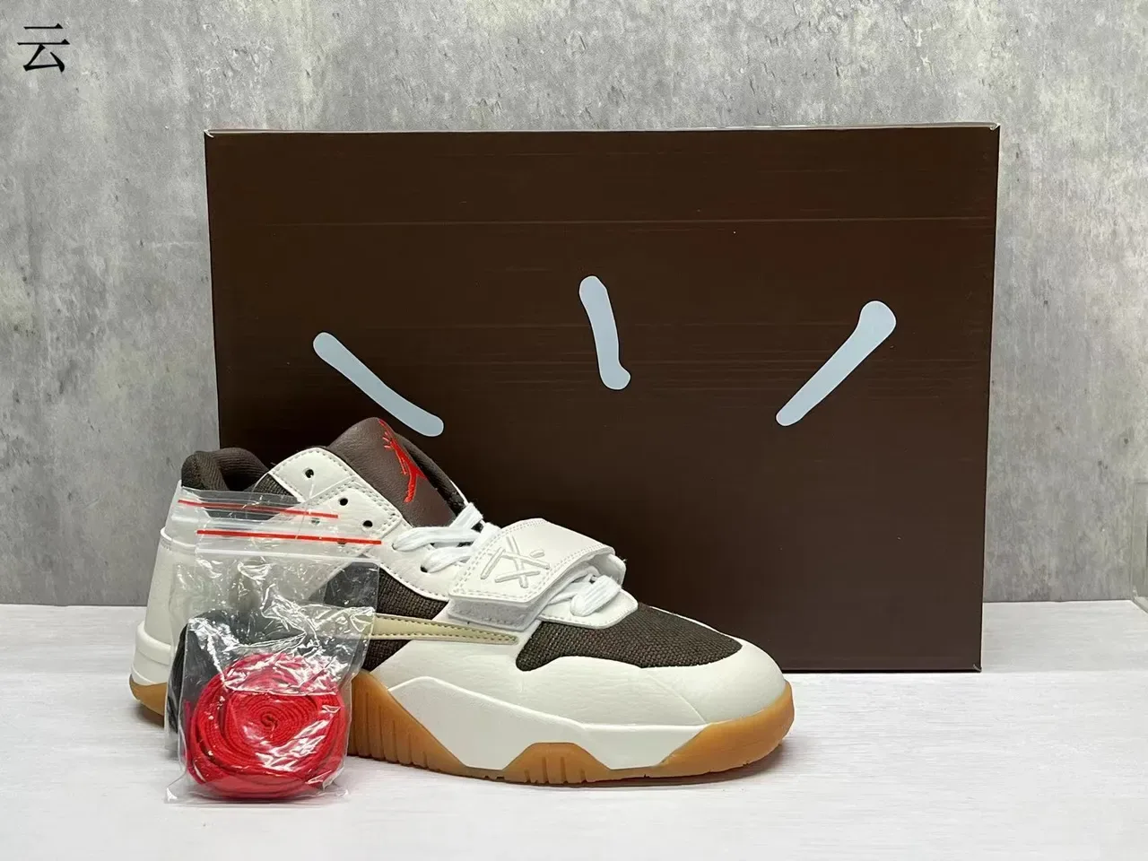 Nike White Brown Low-Top Strapped Closure Lifestyle Sneakers 4