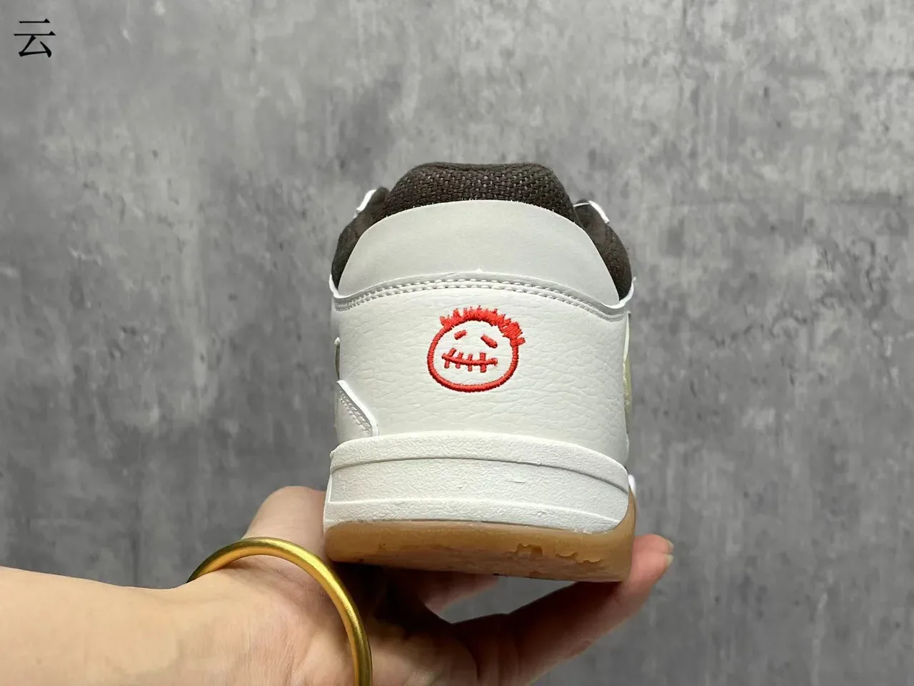 Nike White Brown Low-Top Strapped Closure Lifestyle Sneakers 5
